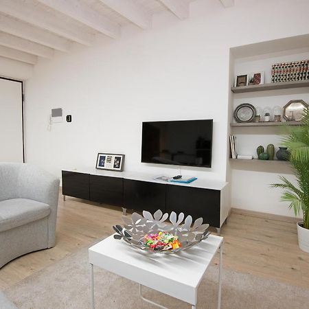 Larius Apartment Como Exterior photo